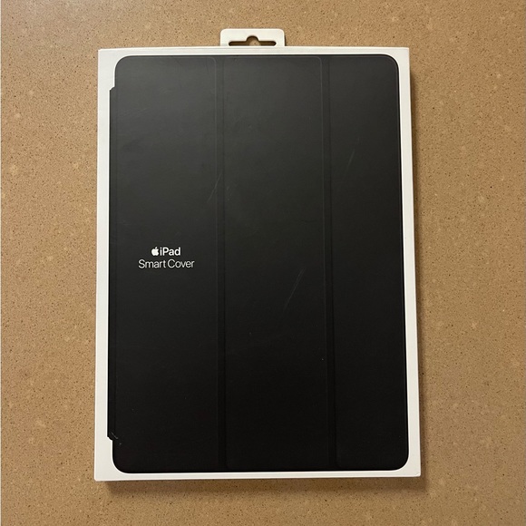 Black iPad Smart Cover - Picture 1 of 7